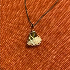 Rose quartz & tiger’s eye healing stones necklace